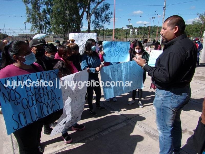 UTEPLIM se manisfestó en ANSES por despidos de la tercerizadora de limpieza 3 UTEPLIM se manisfesto en ANSES por despidos de la tercerizadora de limpieza 3